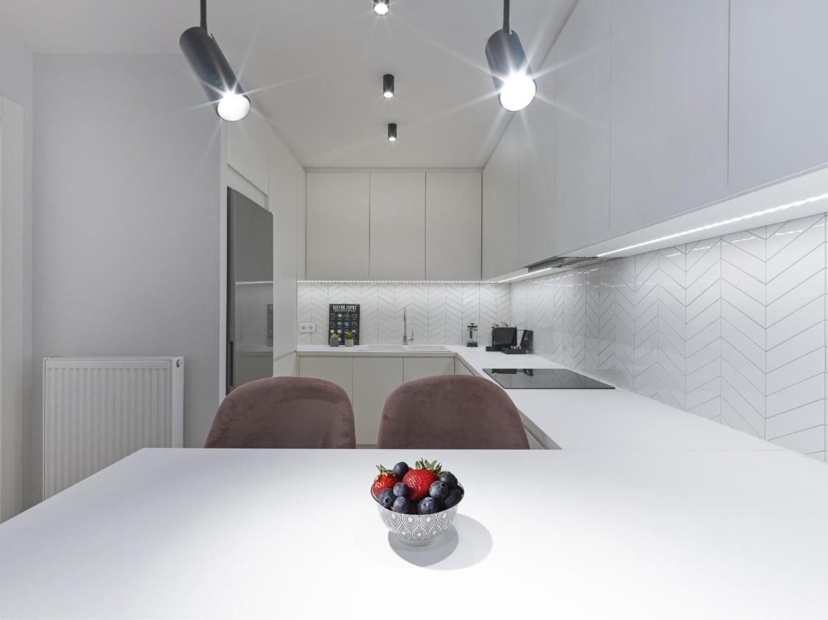 Fresh, New & Ready For You! Rnvtd Apt In Koukaki! Athens Ngoại thất bức ảnh